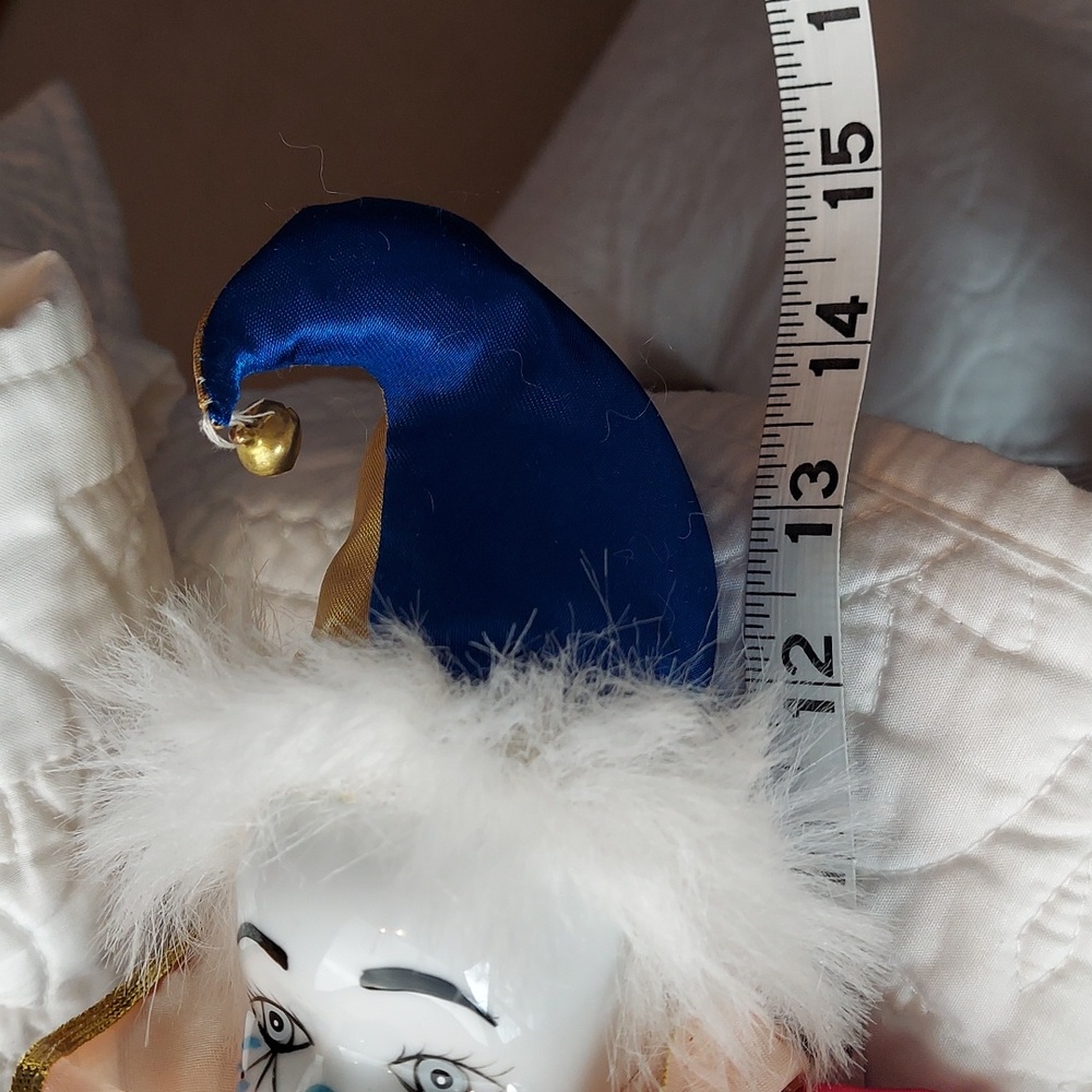 * Vintage Colorful Posable Clown Doll with Ruffled Collar, Collectible, Like New - Picture 6 of 7